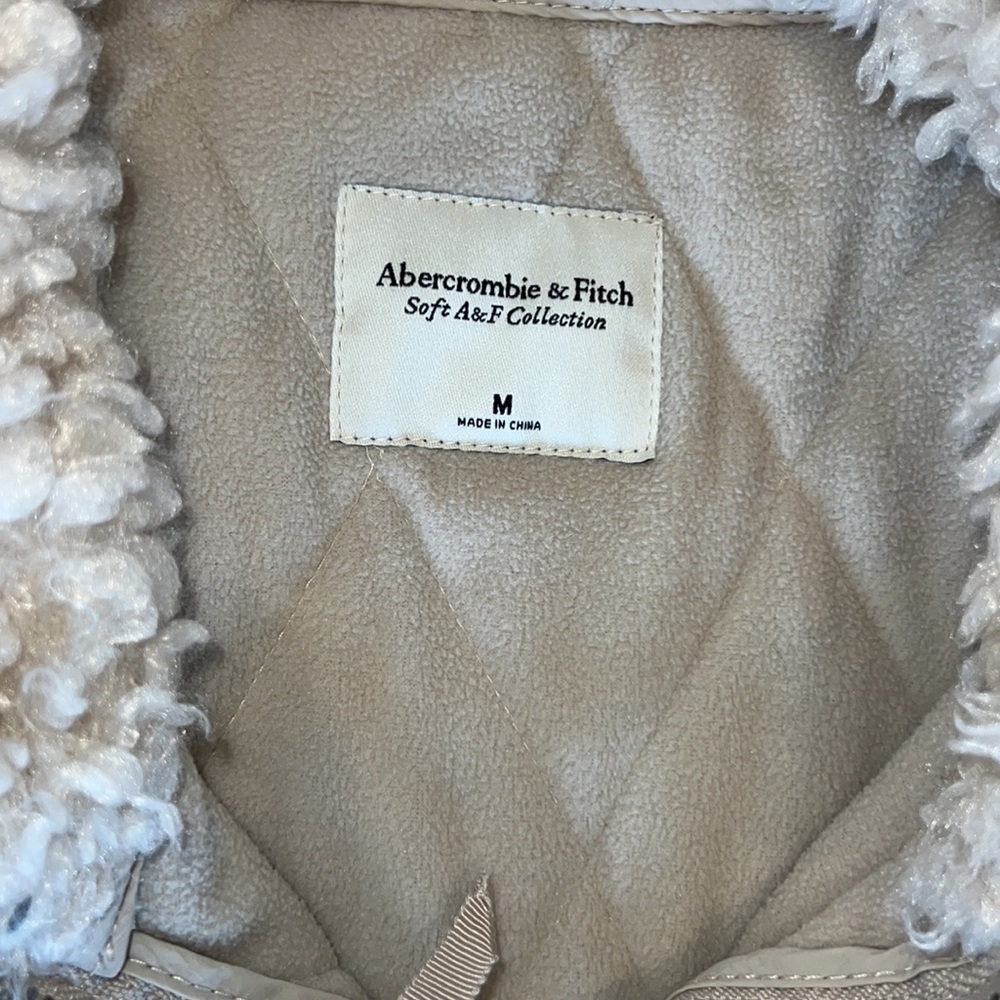 Abercrombie vest - Picture 2 of 7